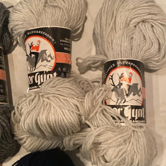 NWT & Vintage 7 Peer Gynt 100 grams various colors, & 1 Galway 100g Wool Yarn